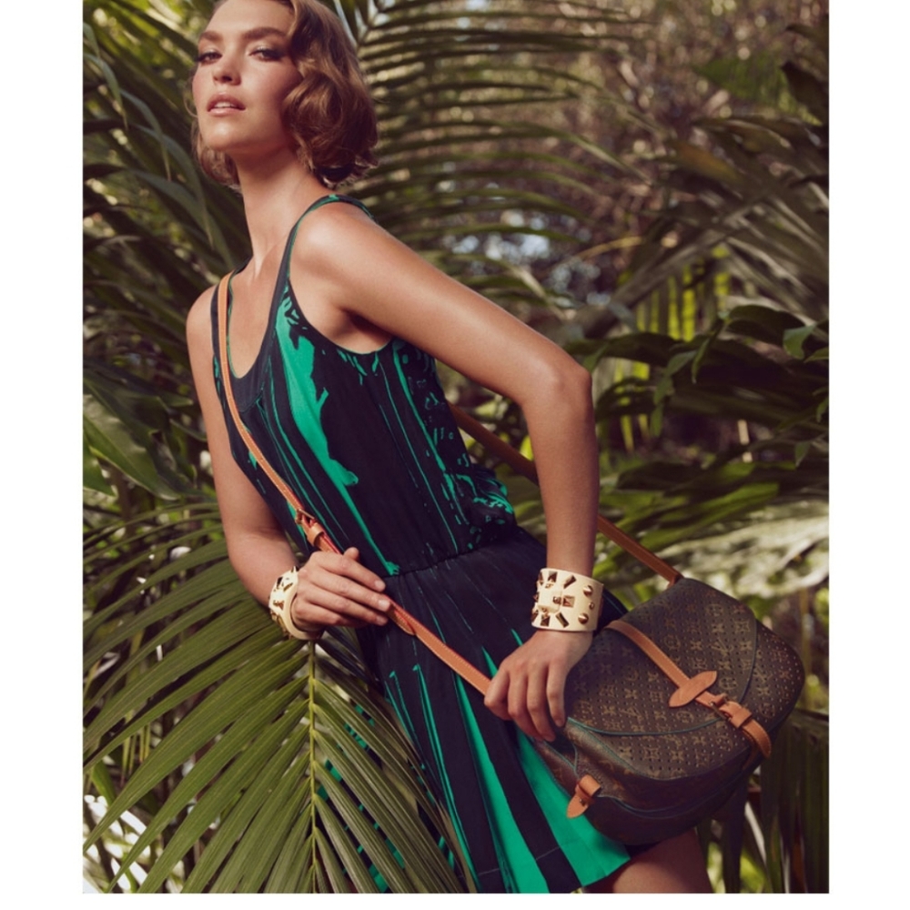 SOLD!!!!  Louis Vuitton Samur 35